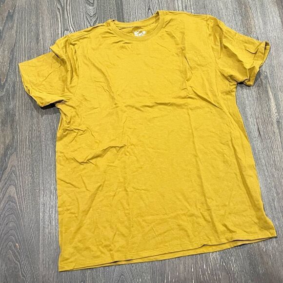 NWOT Nike Dri-Fit Mens T-Shirt Crewneck Short Sleeve Athletic Fit Gold Size XL - Picture 1 of 3